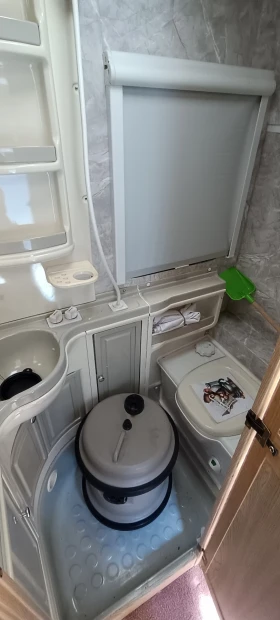 Каравана Adria LUNAR ARIVA, снимка 3