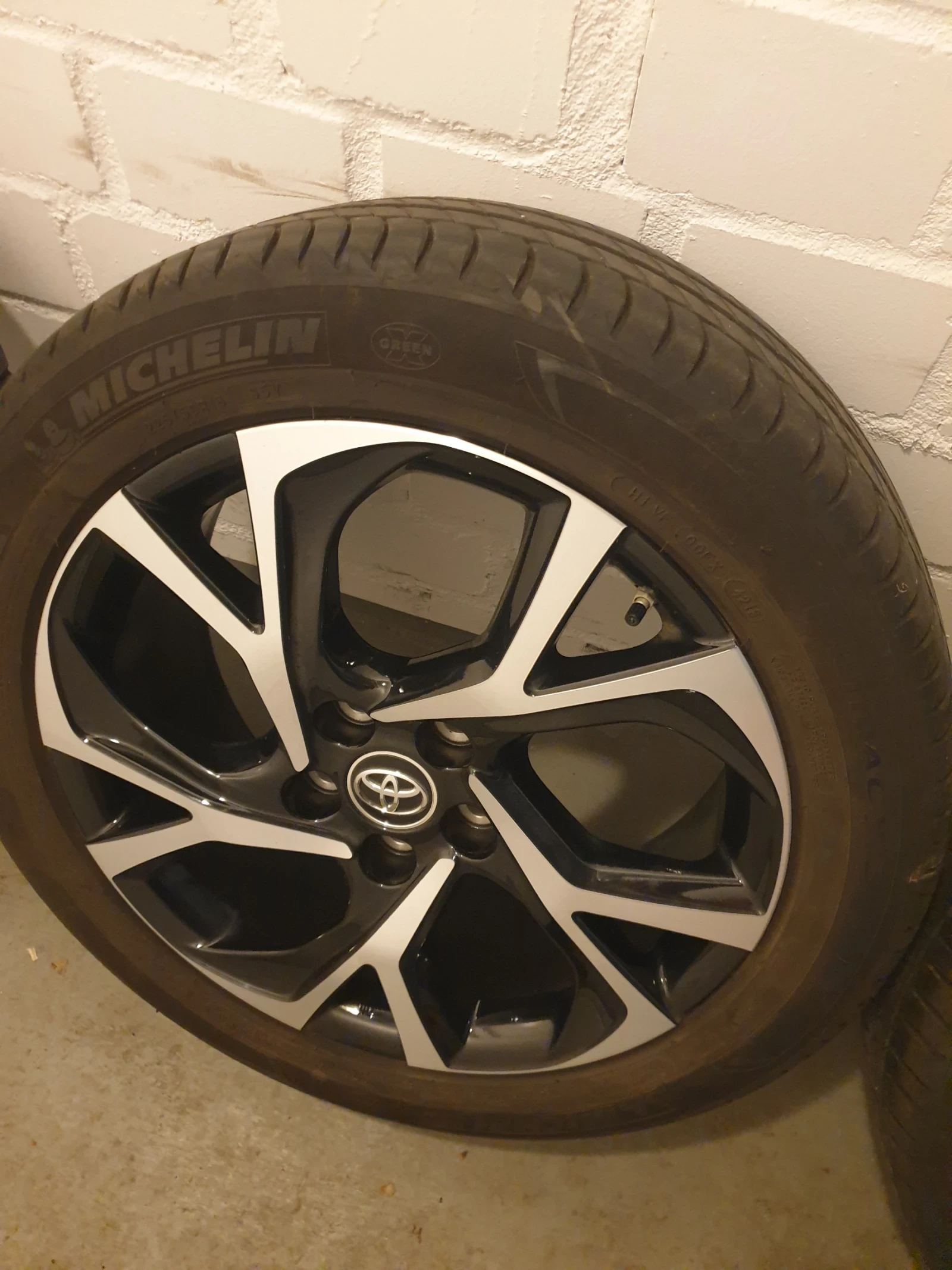 Гуми с джанти Michelin 225/50R18, снимка 3 - Гуми и джанти - 55168170