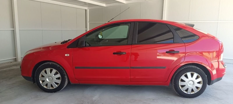 Ford Focus 1.6--NAVI, снимка 3 - Автомобили и джипове - 47010261