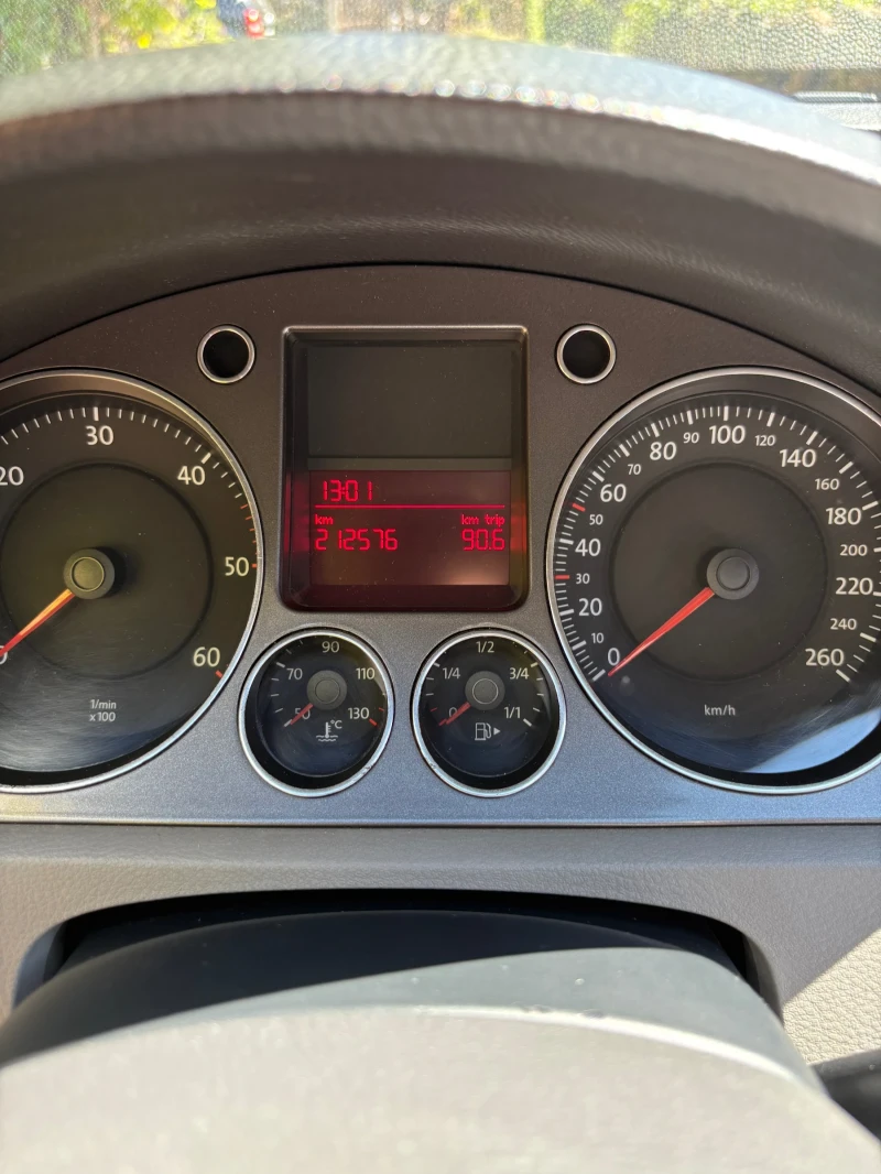 VW Passat, снимка 8 - Автомобили и джипове - 52508277