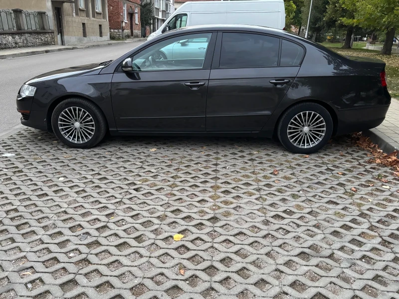 VW Passat, снимка 3 - Автомобили и джипове - 52508277