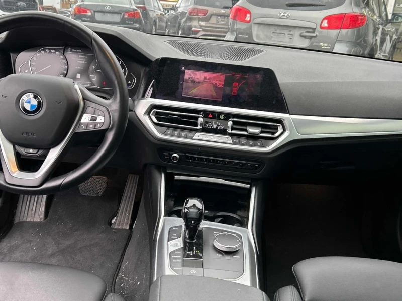 BMW 330 * 330i xDrive * CARFAX * БЕЗ ПЪРВОНАЧАЛНА ВНОСКА, снимка 9 - Автомобили и джипове - 53023015