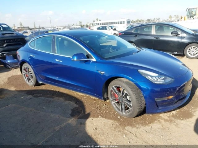 Tesla Model 3 Long Range / Performance