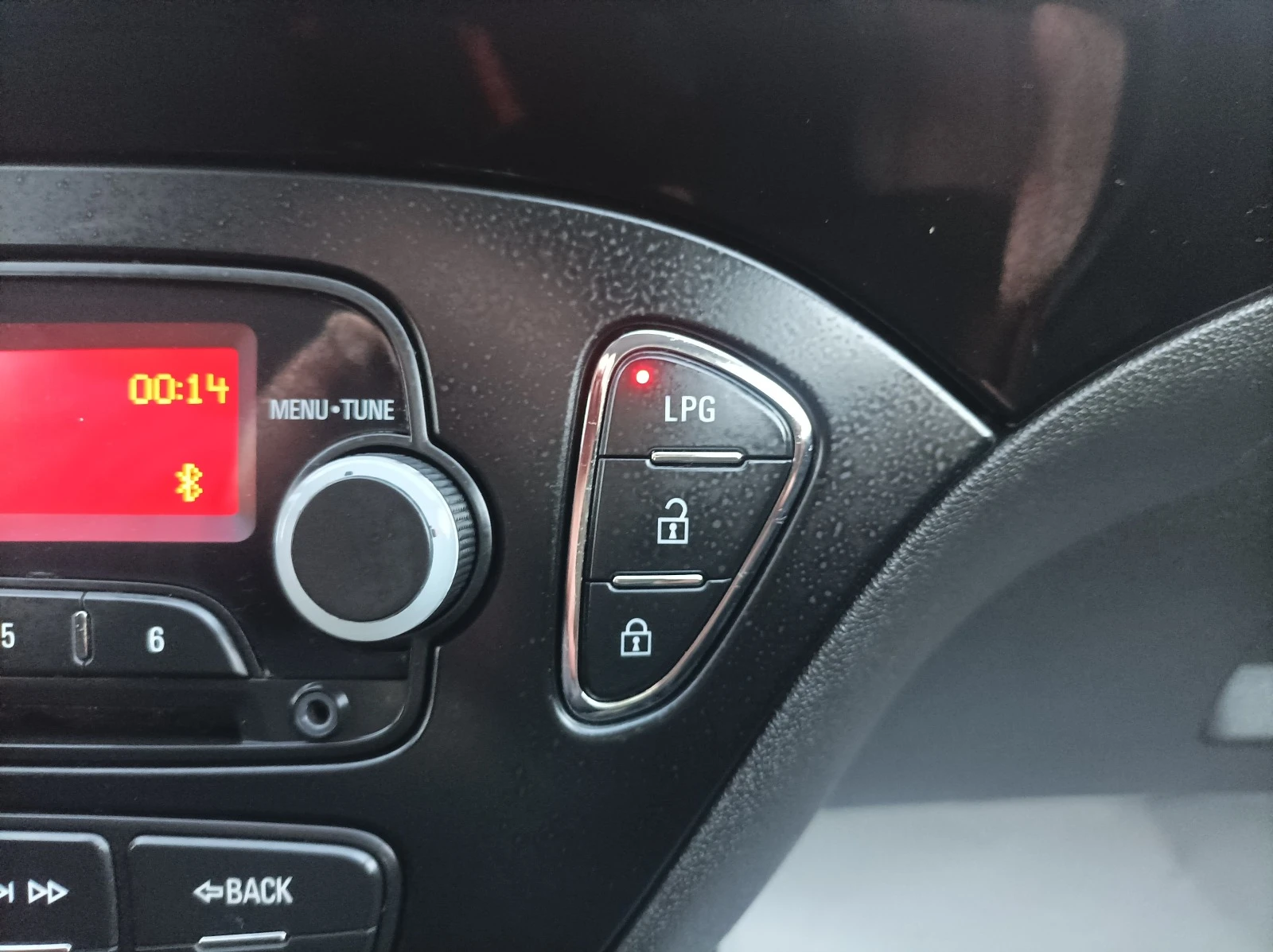 Opel Corsa 1.4I-90K.C.-GPL-EURO6 | Mobile.bg — изображение 16