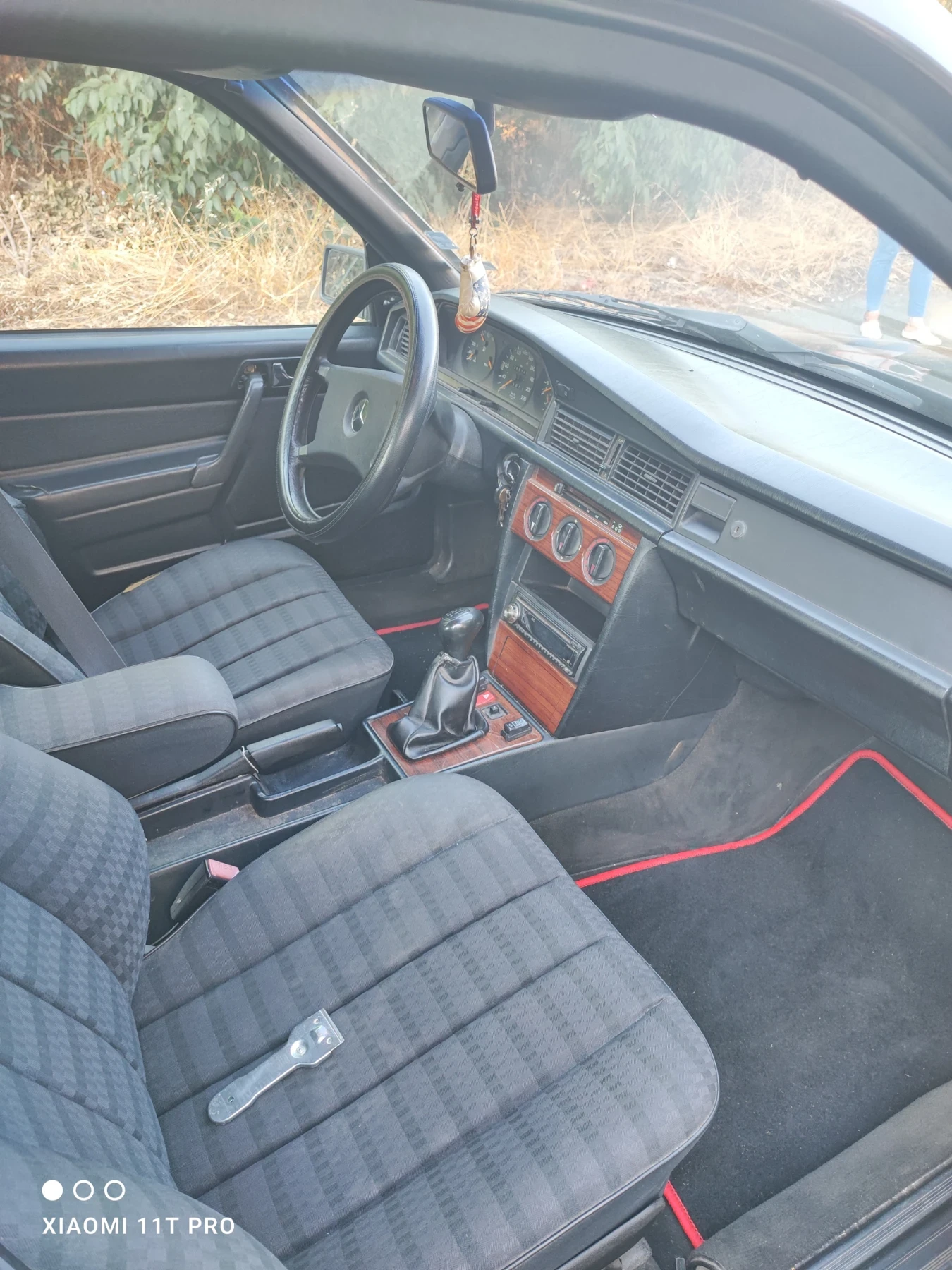 Mercedes-Benz 190 E - изображение 4