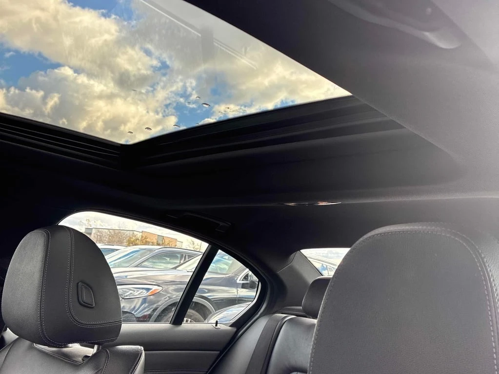 BMW 330 * 330i xDrive * CARFAX *    | Mobile.bg   16