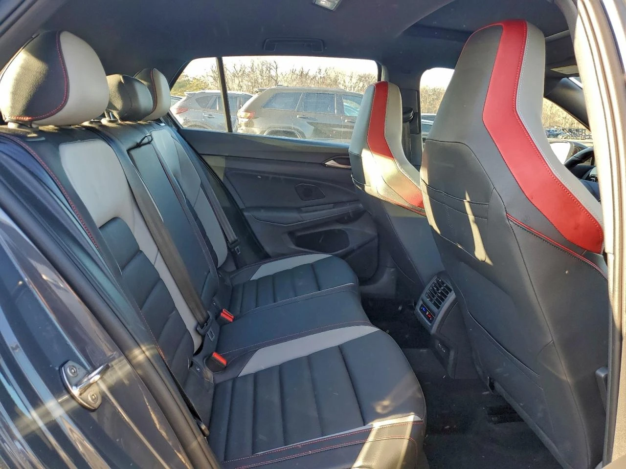 VW Golf GTI AUTOBAHN - изображение 9