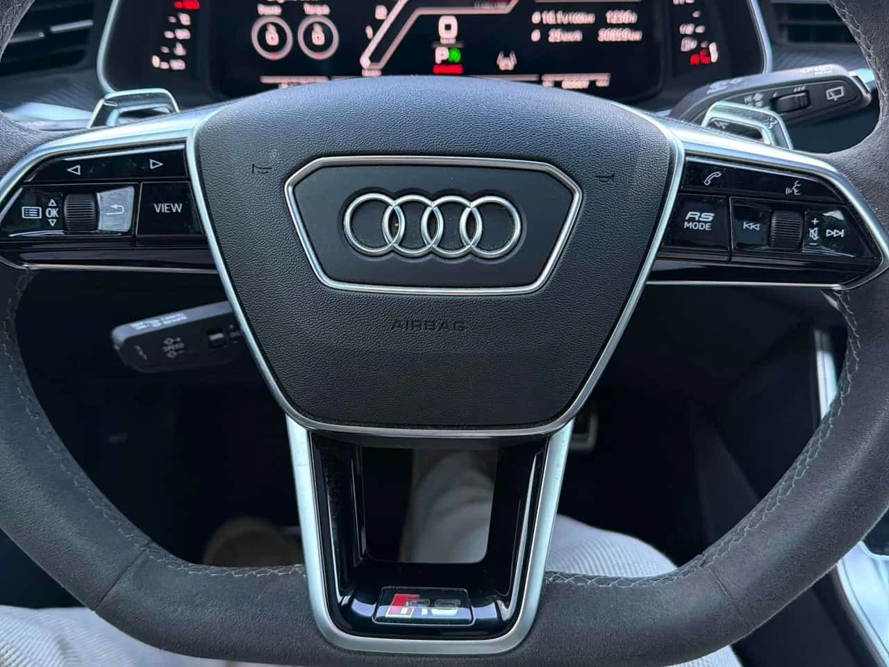 Audi Rs6 4.0 TFSI/CARFAX/B&O/ОБДУХВАНЕ/HUD/DIS/360, снимка 17 - Автомобили и джипове - 53981461