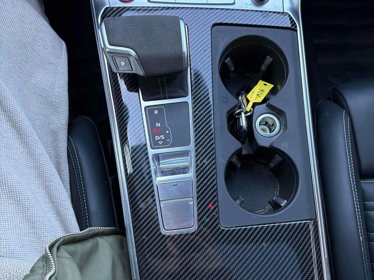 Audi Rs6 4.0 TFSI/CARFAX/B&O/ОБДУХВАНЕ/HUD/DIS/360, снимка 10 - Автомобили и джипове - 53981461