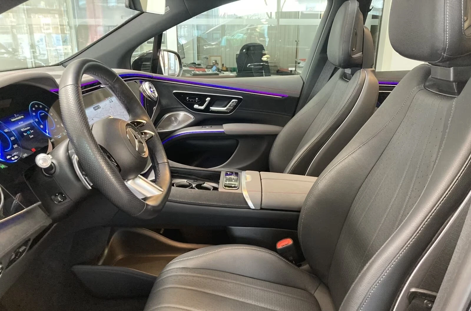 Mercedes-Benz EQS 450 AMG/SUV/4MATIC/HYPERSCREEN/BURM/PANO/360/, снимка 7 - Автомобили и джипове - 53993971