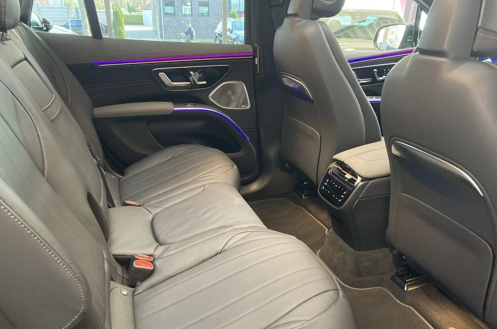 Mercedes-Benz EQS 450 AMG/SUV/4MATIC/HYPERSCREEN/BURM/PANO/360/, снимка 13 - Автомобили и джипове - 53993971