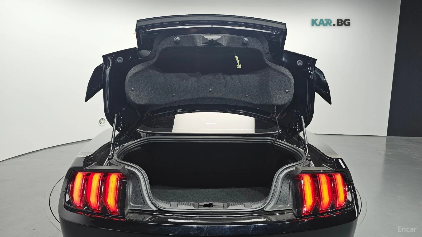 Ford Mustang * LED* KEYLESS* Camera* ПОДГРЕВ* , снимка 16 - Автомобили и джипове - 55102317