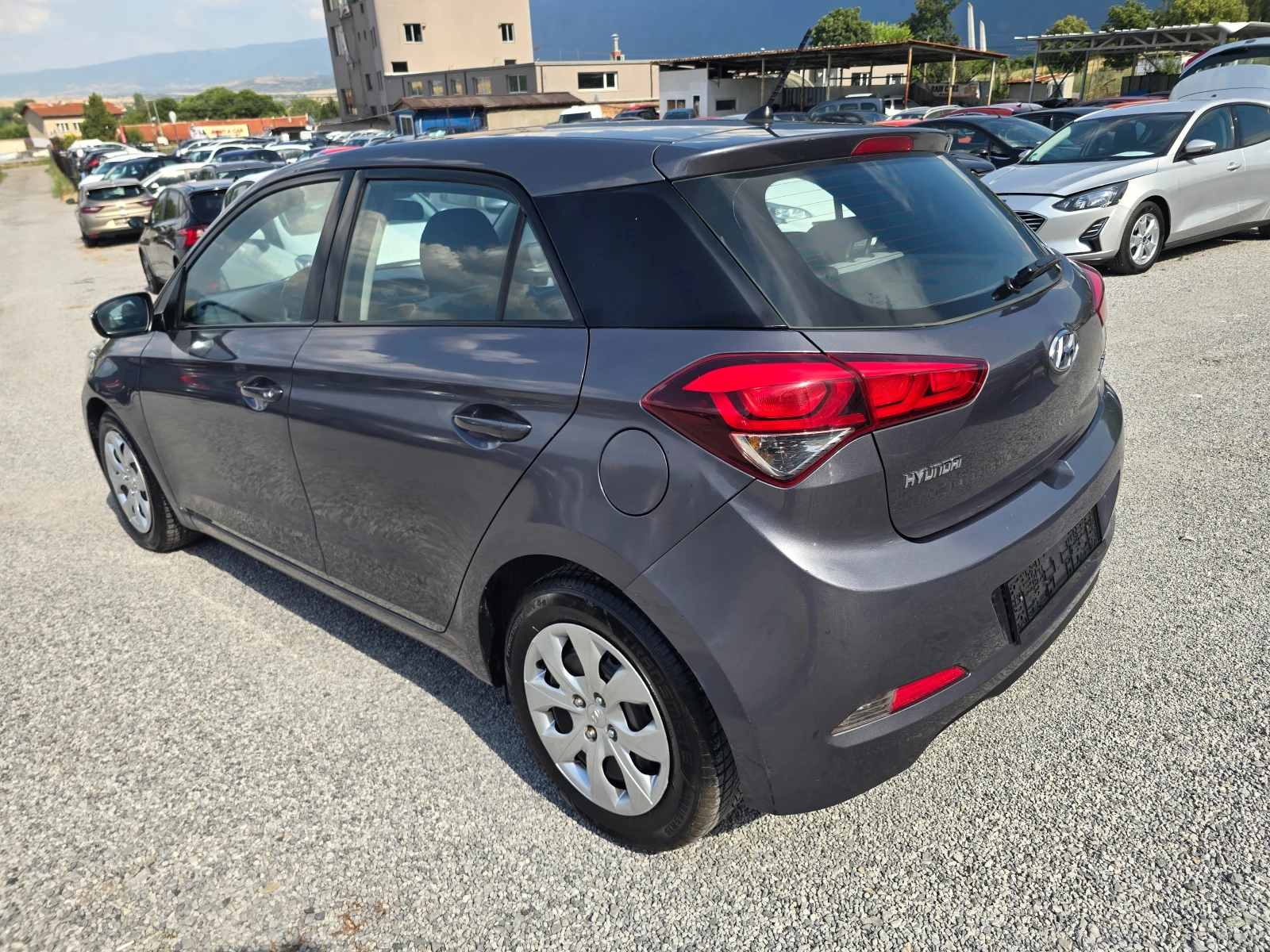 Hyundai I20 1.2i-85k.c-EURO-6, снимка 7 - Автомобили и джипове - 55333059