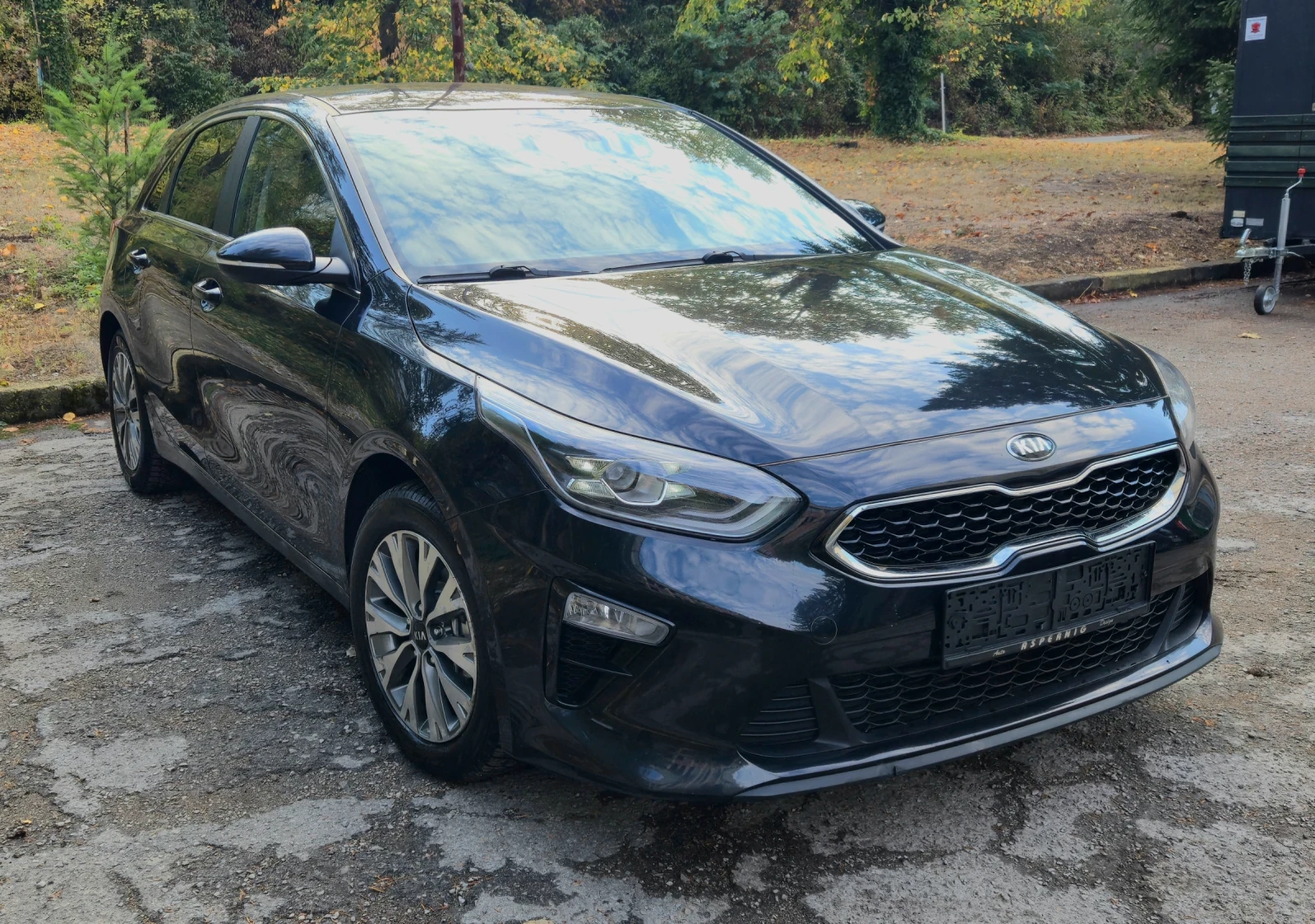 Kia Ceed 1.6crdi First Edition, снимка 2 - Автомобили и джипове - 56536009