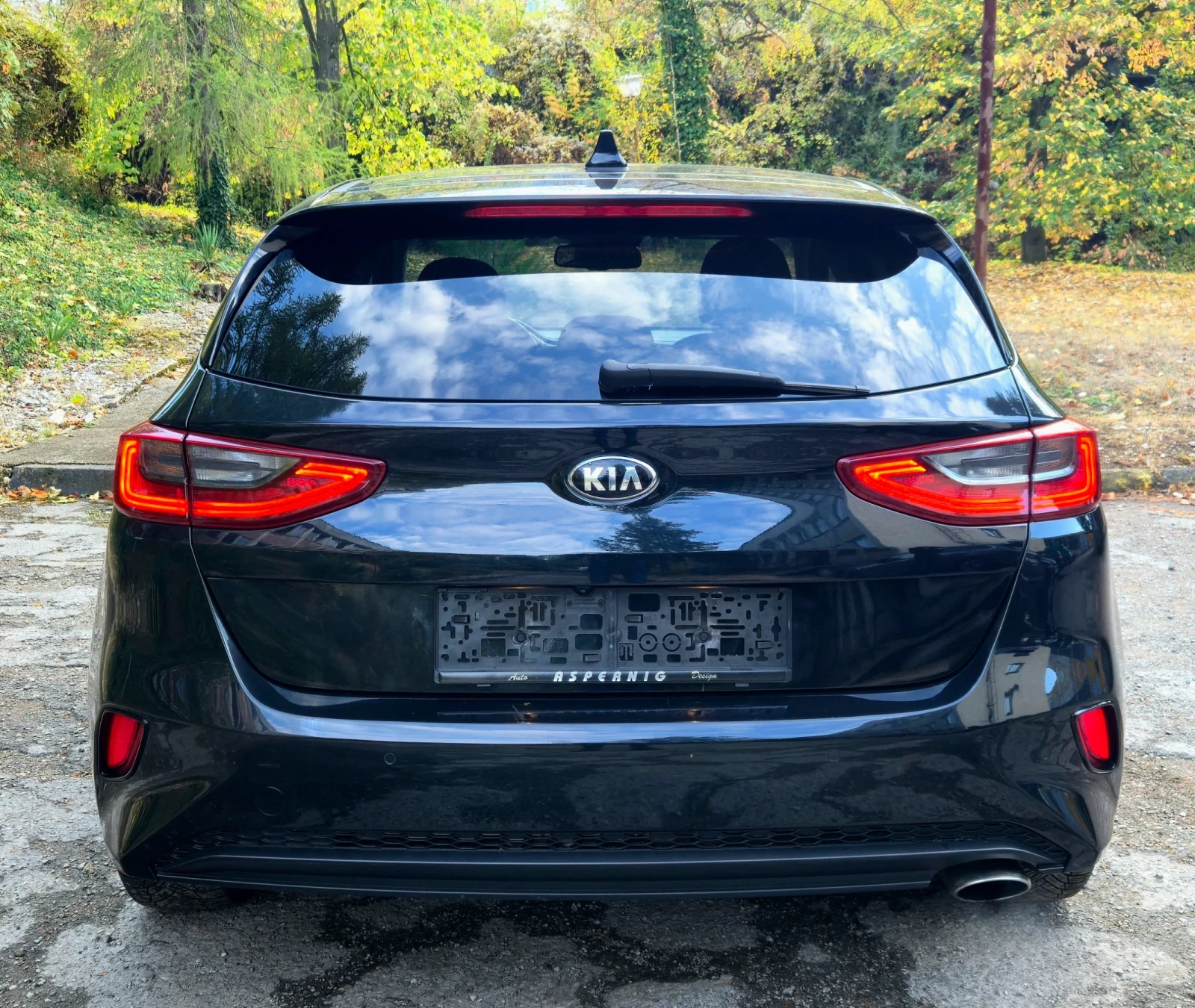 Kia Ceed 1.6crdi First Edition, снимка 5 - Автомобили и джипове - 56536009