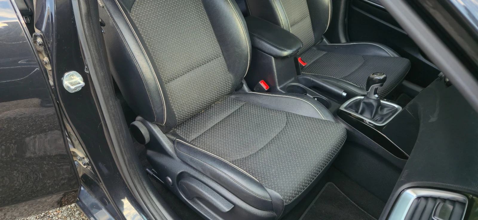 Kia Ceed 1.6crdi First Edition, снимка 12 - Автомобили и джипове - 56536009