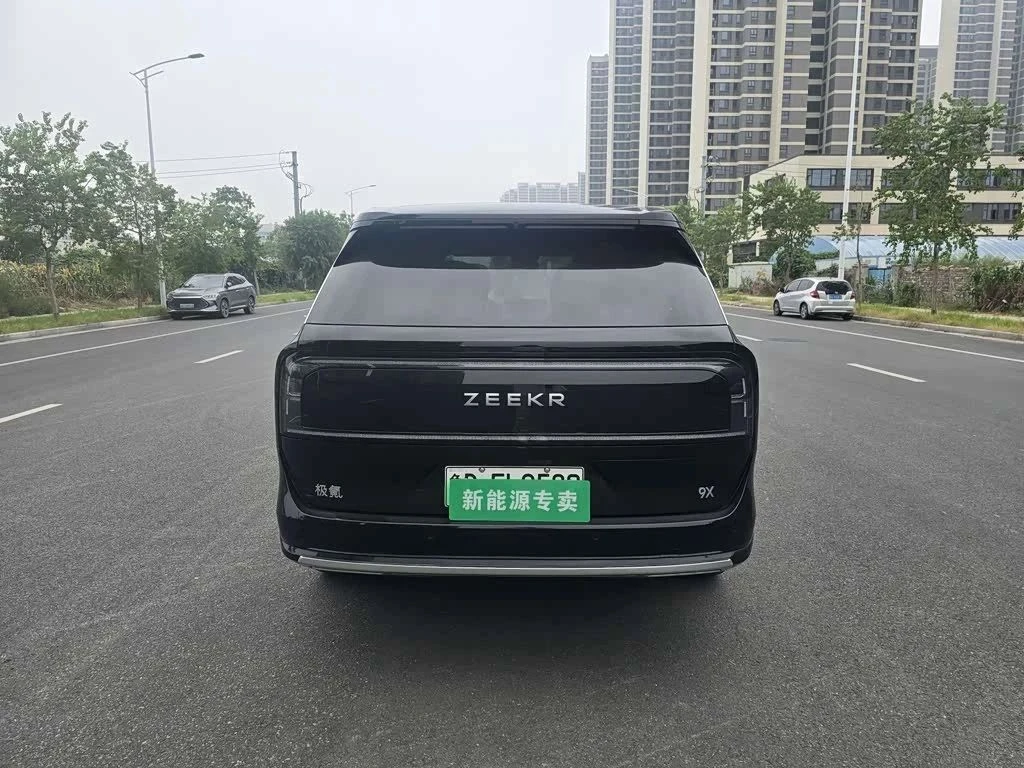 Zeekr 9X, снимка 8 - Автомобили и джипове - 56689625