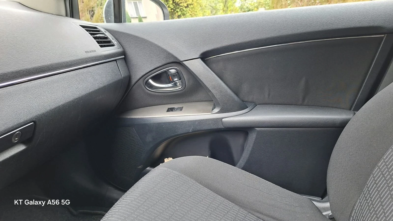 Toyota Avensis T27, снимка 14 - Автомобили и джипове - 56721195