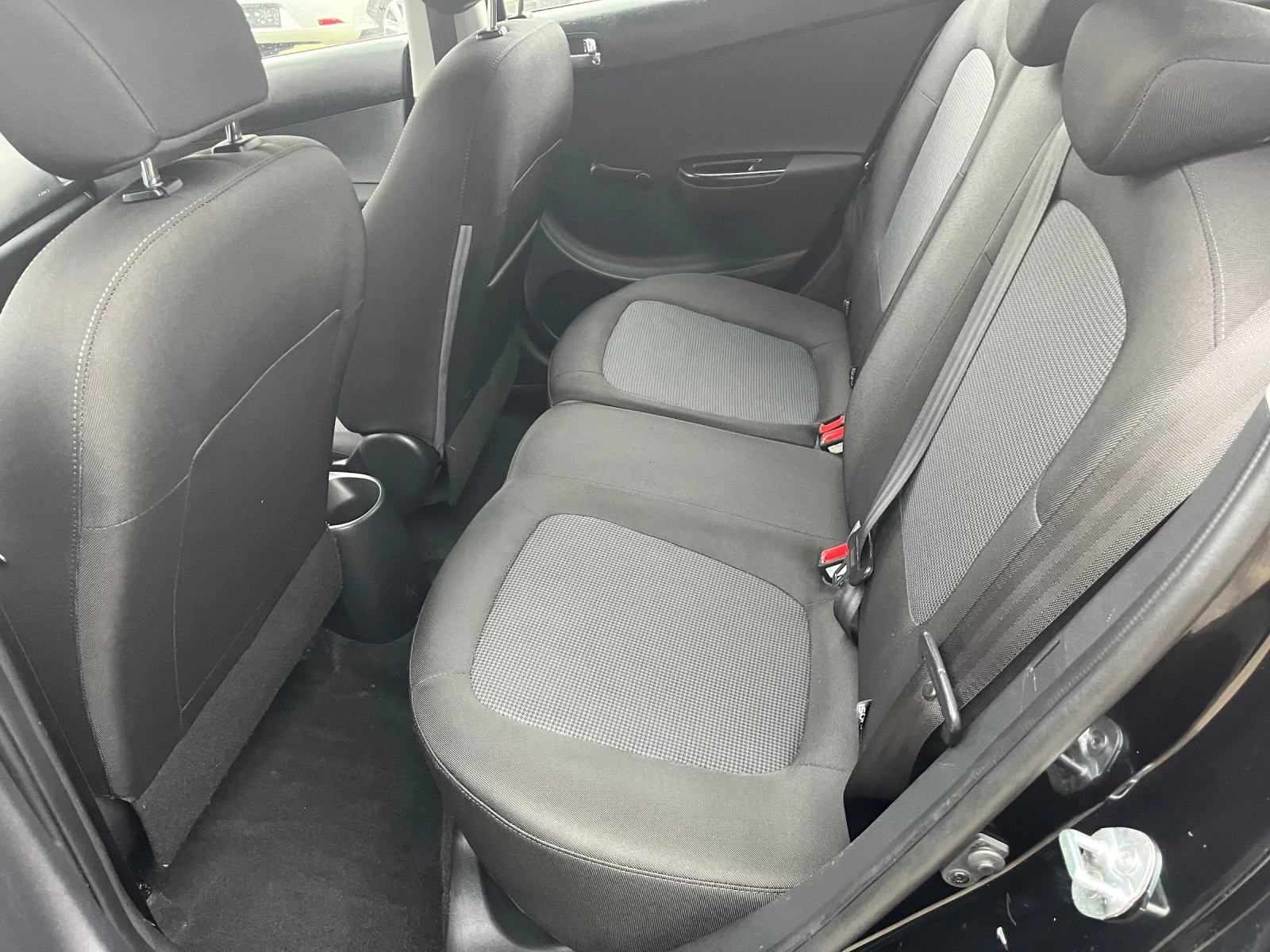 Hyundai I20 1.25 газ, снимка 9 - Автомобили и джипове - 56732967