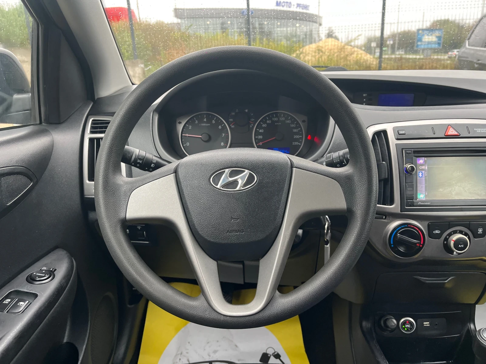 Hyundai I20 1.25 газ, снимка 15 - Автомобили и джипове - 56732967
