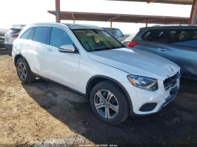 Mercedes-Benz GLC 300 2.0L I-4 DI, DOHC, VVT, TURBO, 241HP 4X2 Drive, снимка 1