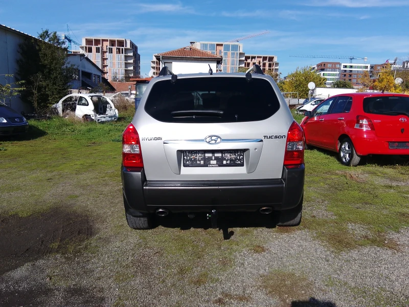 Hyundai Tucson 2.0-DIESEL-4X4-КЛИМАТРОНИК-ОТЛИЧЕН-, снимка 4 - Автомобили и джипове - 52255860