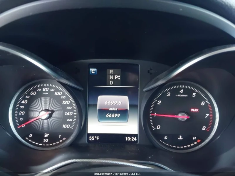 Mercedes-Benz GLC 300 2.0L I-4 DI, DOHC, VVT, TURBO, 241HP 4X2 Drive, снимка 12 - Автомобили и джипове - 53443348