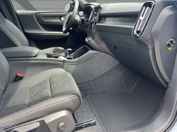 Volvo XC40 Recharge AWD = Plus = Гаранция, снимка 7 - Автомобили и джипове - 54179358