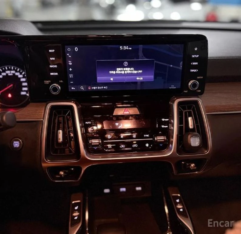 Kia Sorento 2.2 D Prestige 4x4* DISTRONIC* ПОДГРЕВ* ОБДУХВАНЕ*, снимка 12 - Автомобили и джипове - 54358376