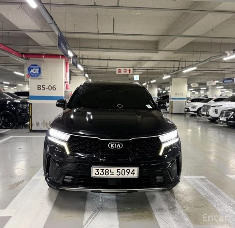 Kia Sorento 2.2 D Prestige 4x4* DISTRONIC* ПОДГРЕВ* ОБДУХВАНЕ*, снимка 2 - Автомобили и джипове - 54358376