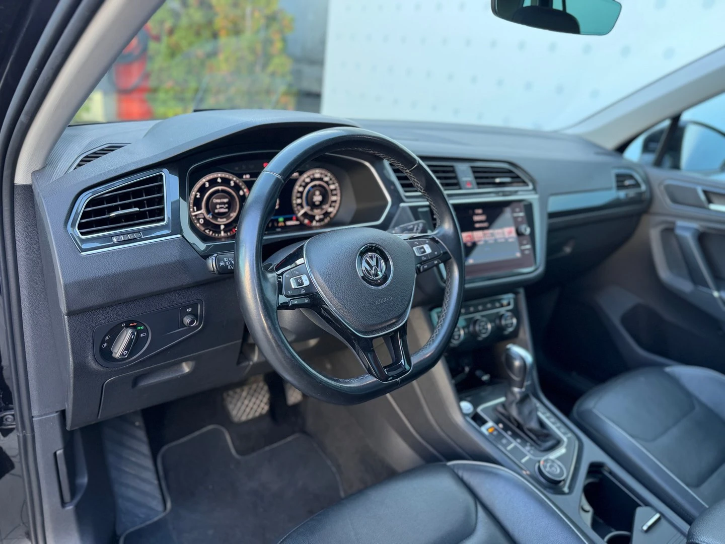 VW Tiguan 2.0 TSI DSG 4MO Highline - изображение 10