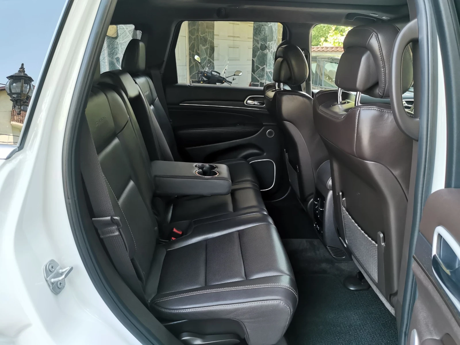 Jeep Grand cherokee 3.0 DIESEL / SUMMIT / ВСИЧКИ ЕКСТРИ! 77000КМ!!! - изображение 9