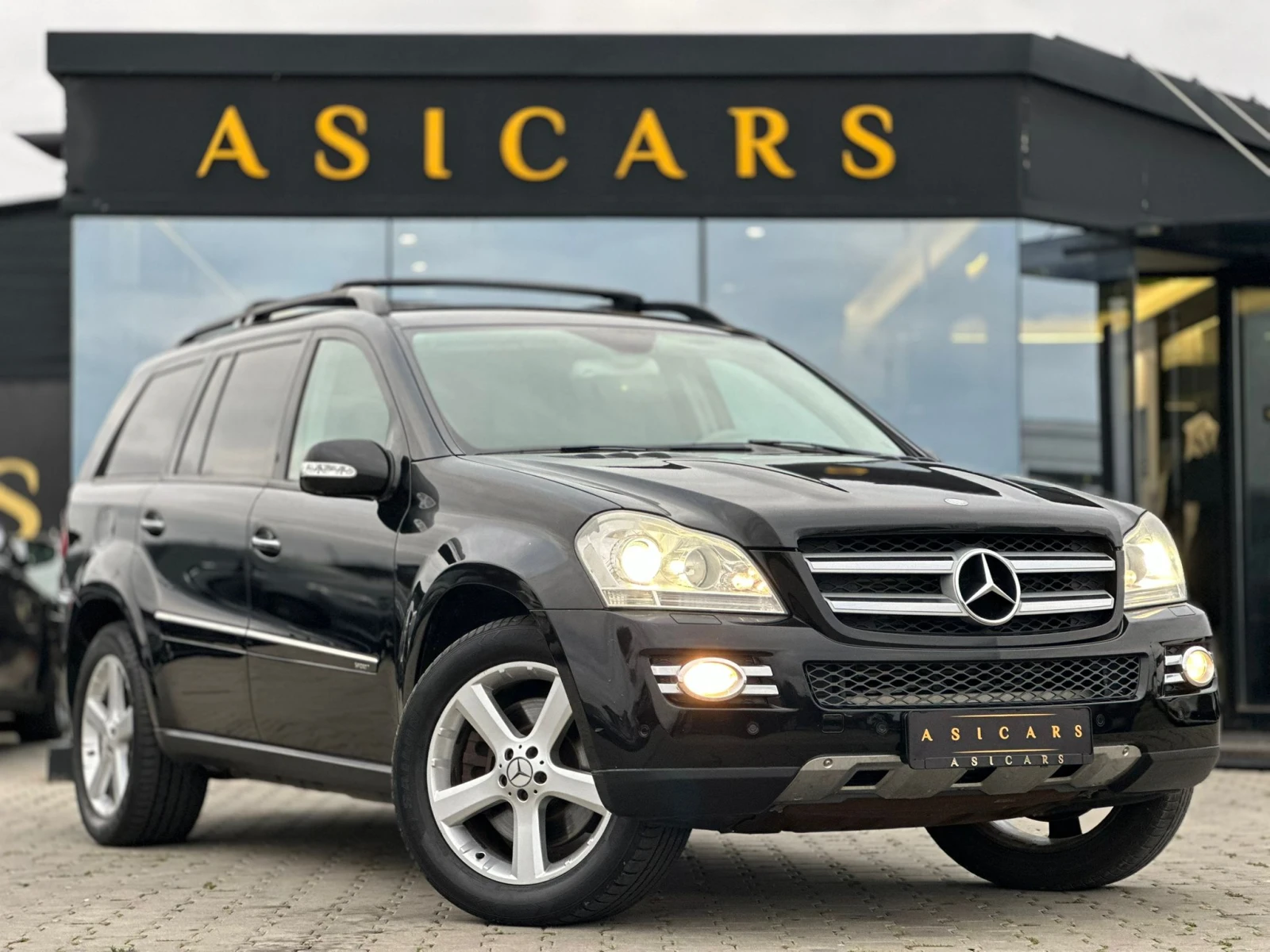 Mercedes-Benz GL 320 / 4 MATIC / SPORT / 6+ 1 / 2X TV / TOP / ГАРАНЦИЯ  - изображение 7