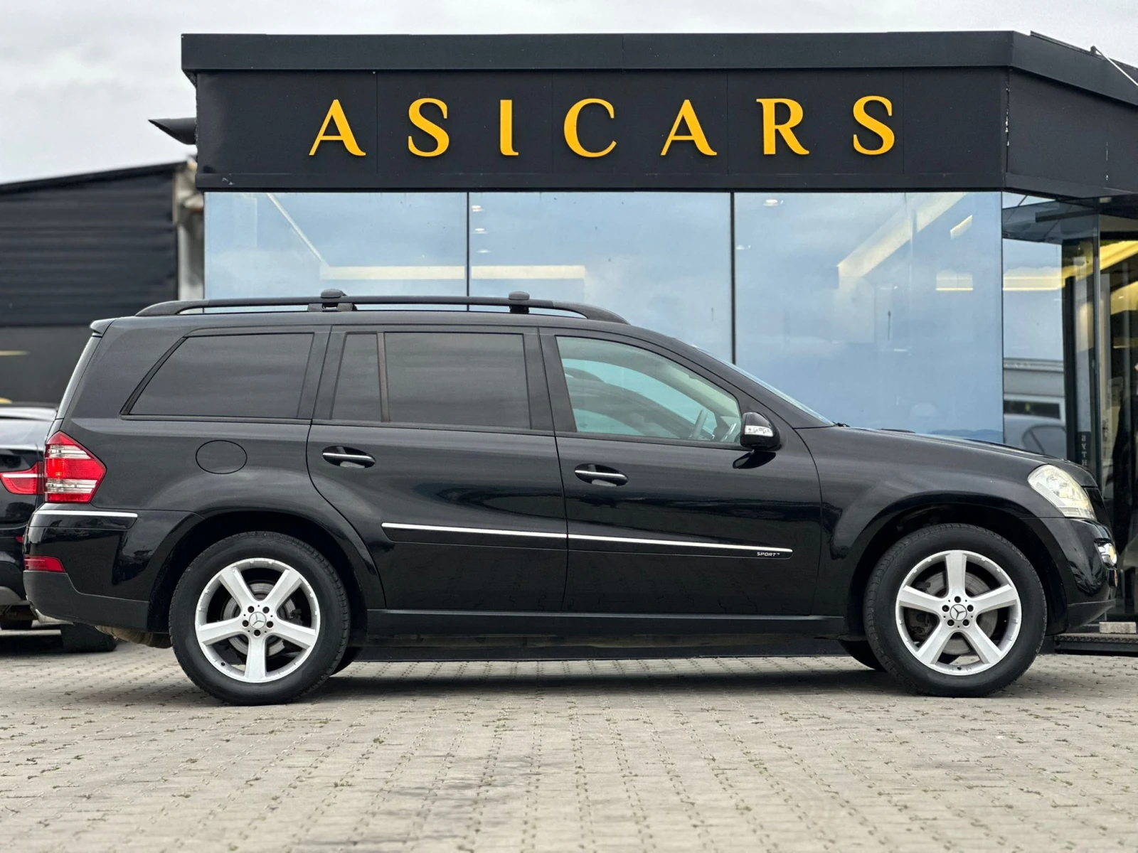 Mercedes-Benz GL 320 / 4 MATIC / SPORT / 6+ 1 / 2X TV / TOP / ГАРАНЦИЯ  - изображение 6