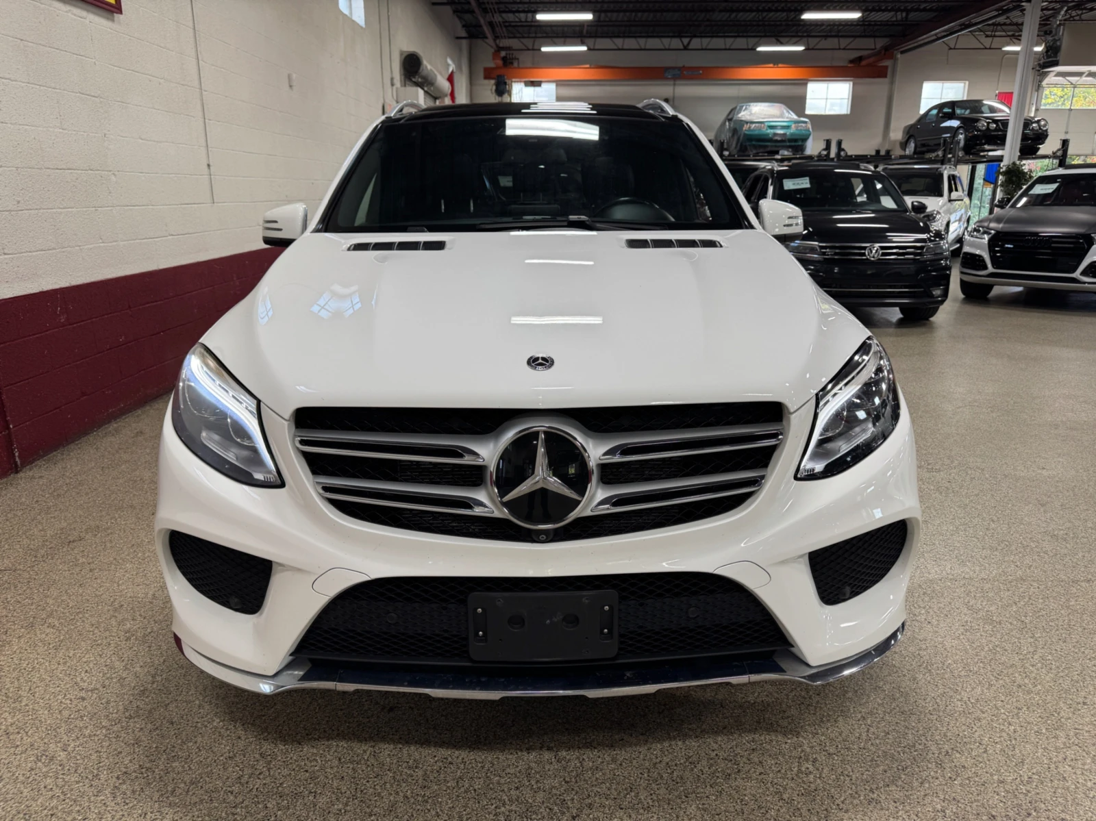 Mercedes-Benz GLE 400 4Matic / 360 / PANO - изображение 6