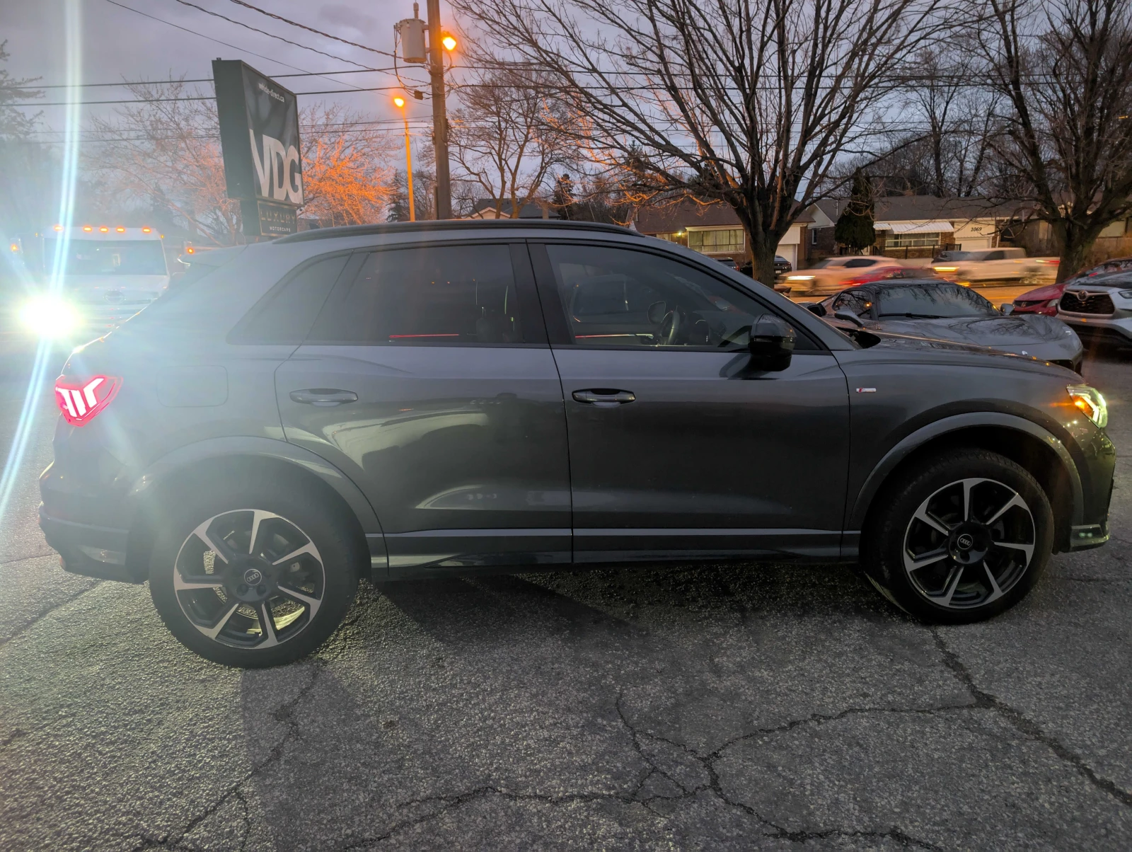 Audi Q3 * CARFAX *    | Mobile.bg   3