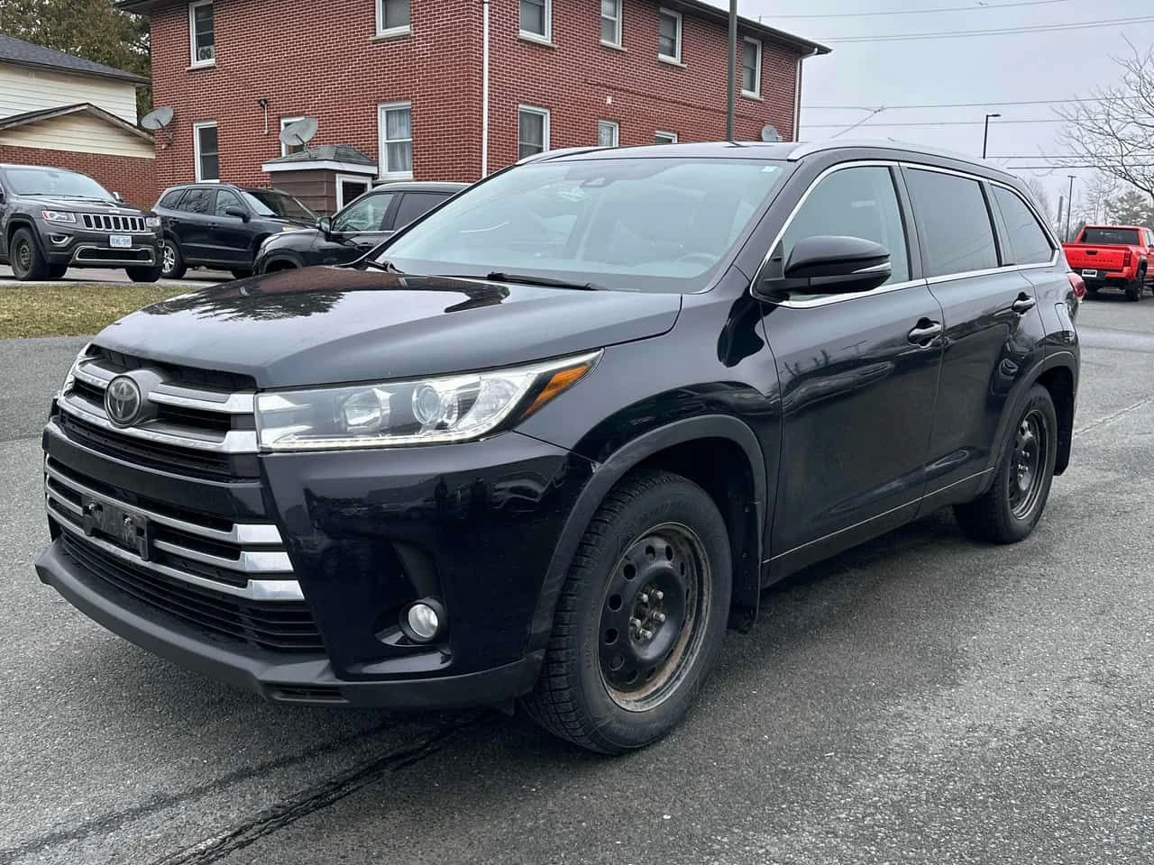 Toyota Highlander XLE * ГЛАВНО ПРЕДСТАВИТЕЛСТВО НА TOYOTA* 