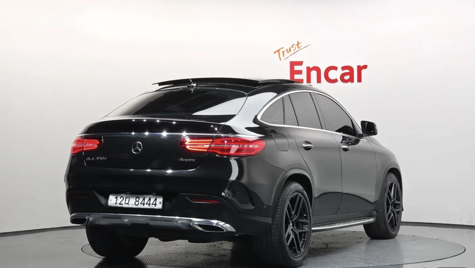 Mercedes-Benz GLE 350 d / AMG ПАКЕТ / 360 / HARMAN / ВЪЗДУХ / FULL!, снимка 2 - Автомобили и джипове - 54866119