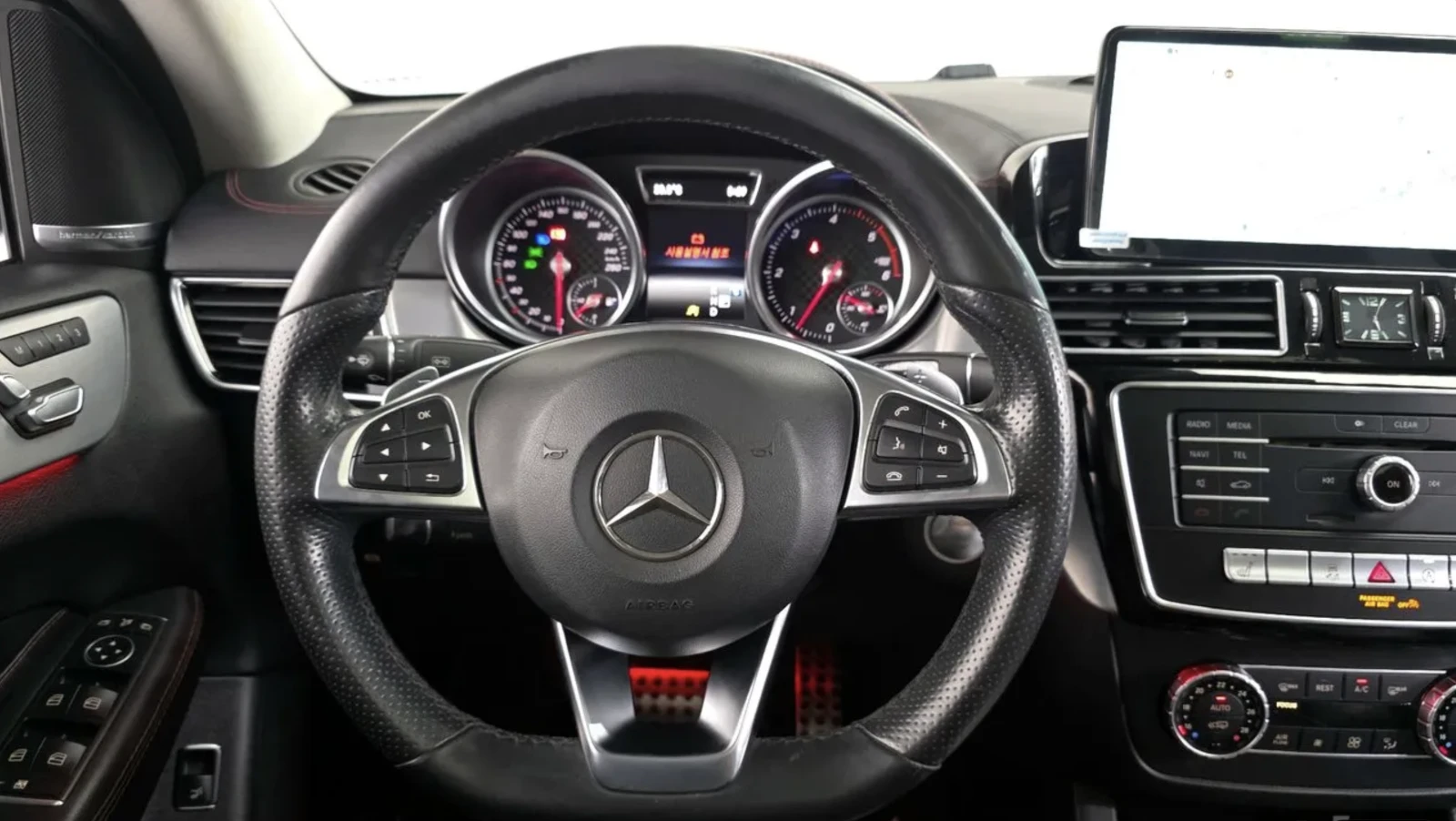 Mercedes-Benz GLE 350 d / AMG ПАКЕТ / 360 / HARMAN / ВЪЗДУХ / FULL!, снимка 8 - Автомобили и джипове - 54866119