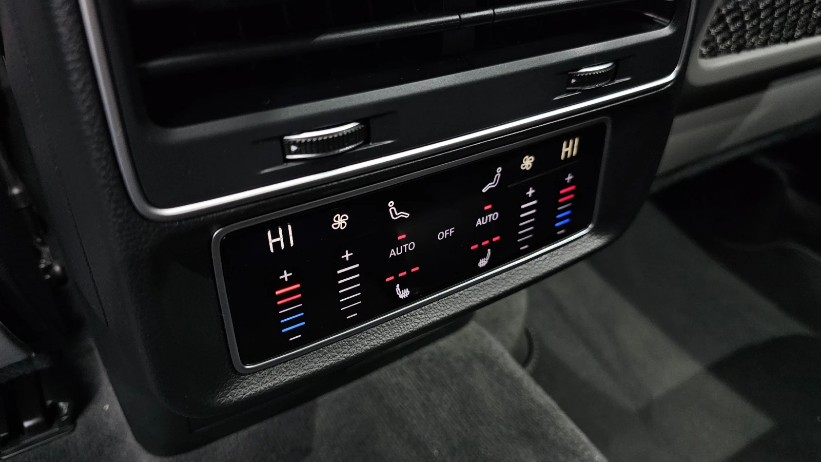 Audi Q7 MATRIX* DIS* S-LINE* PANO* ОБДУХ* HUD* SOFT-CLOSE*, снимка 17 - Автомобили и джипове - 55087108