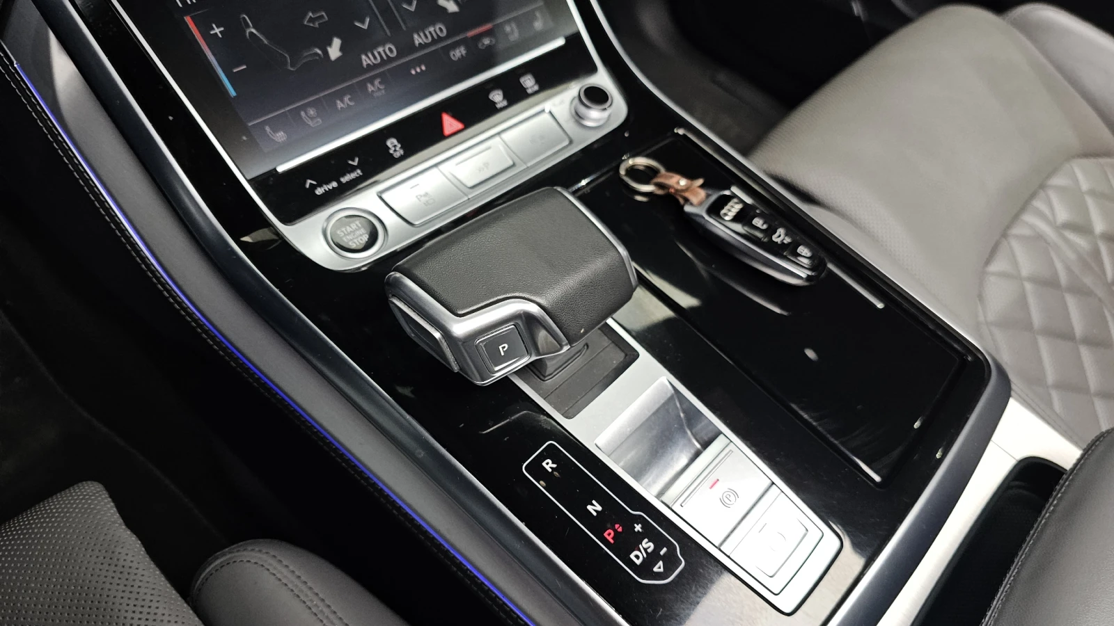 Audi Q7 MATRIX* DIS* S-LINE* PANO* ОБДУХ* HUD* SOFT-CLOSE*, снимка 13 - Автомобили и джипове - 55087108