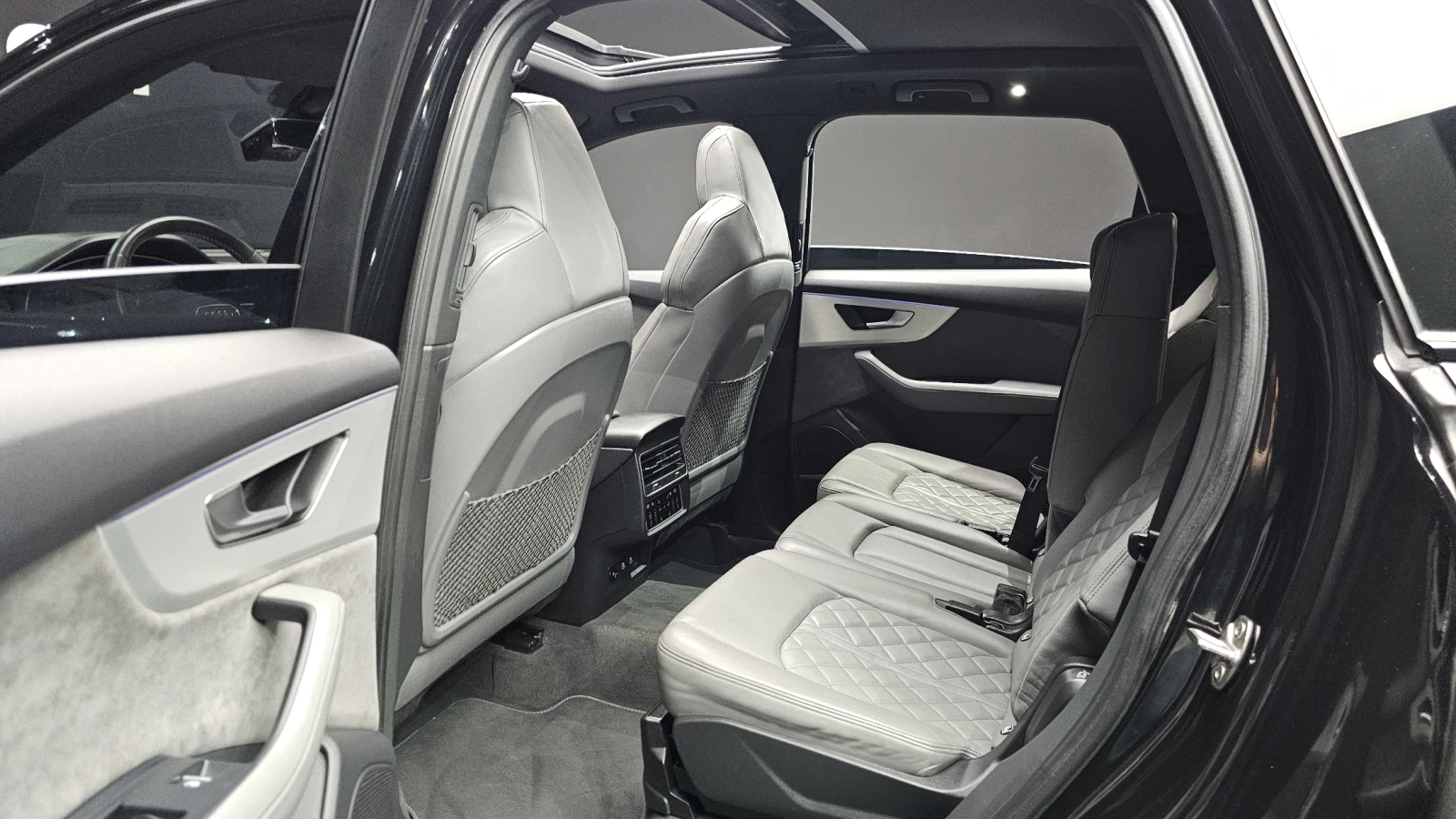 Audi Q7 MATRIX* DIS* S-LINE* PANO* ОБДУХ* HUD* SOFT-CLOSE*, снимка 16 - Автомобили и джипове - 55087108