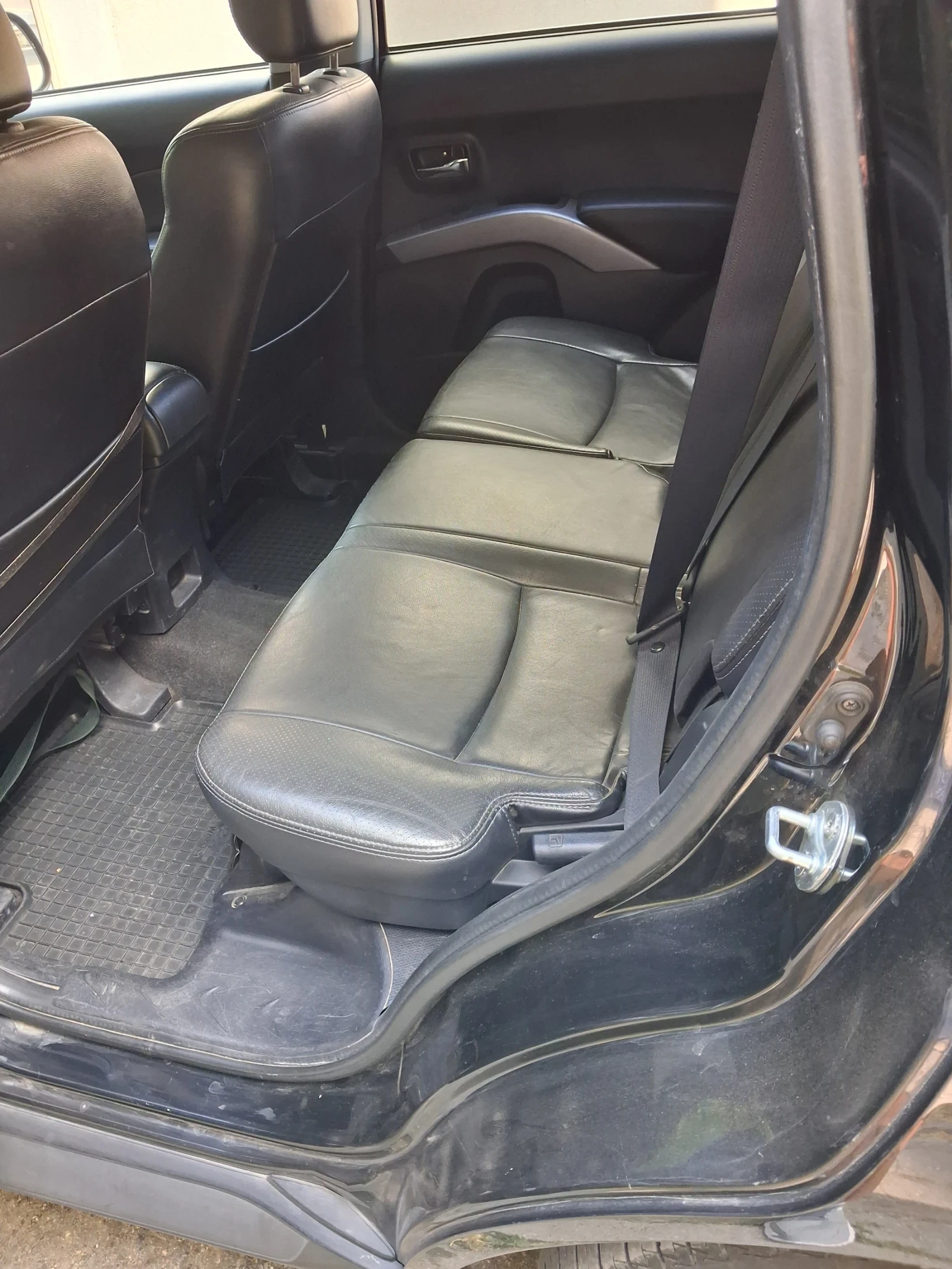 Mitsubishi Outlander, снимка 5 - Автомобили и джипове - 55670570