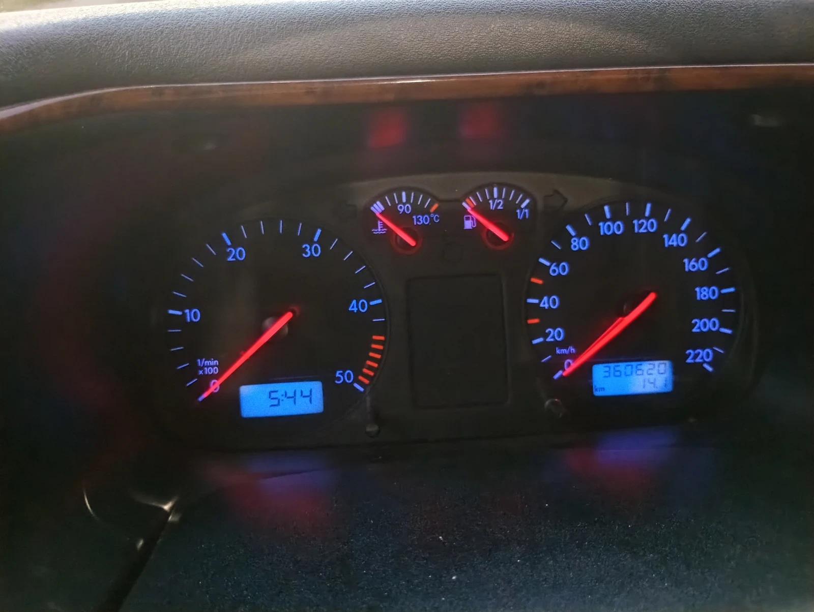 VW Transporter, снимка 8 - Бусове и автобуси - 56178121