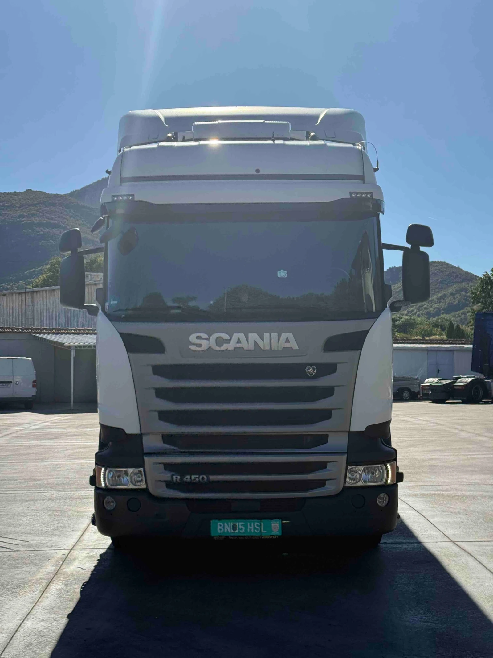 Scania R 450 Хладилен Хенгер с падащ борд - изображение 2