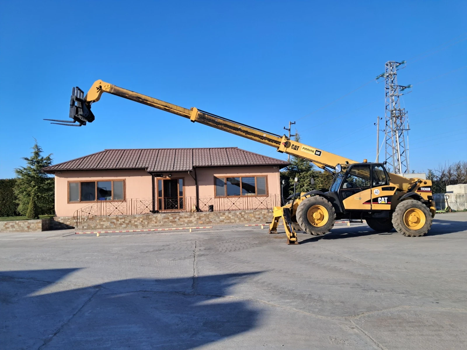 Телескопичен товарач Caterpillar ТН360В, снимка 2 - Селскостопанска техника - 53831487