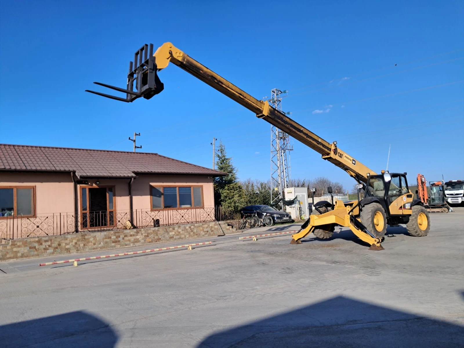 Телескопичен товарач Caterpillar ТН360В, снимка 5 - Селскостопанска техника - 53831487