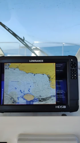 Моторна яхта Jeanneau, снимка 9