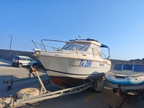 Моторна яхта Jeanneau, снимка 1