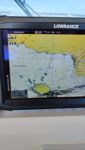 Моторна яхта Jeanneau, снимка 15